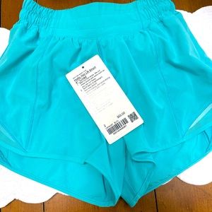 Lululemon Hotty Hots LR Short 4” Size 2
